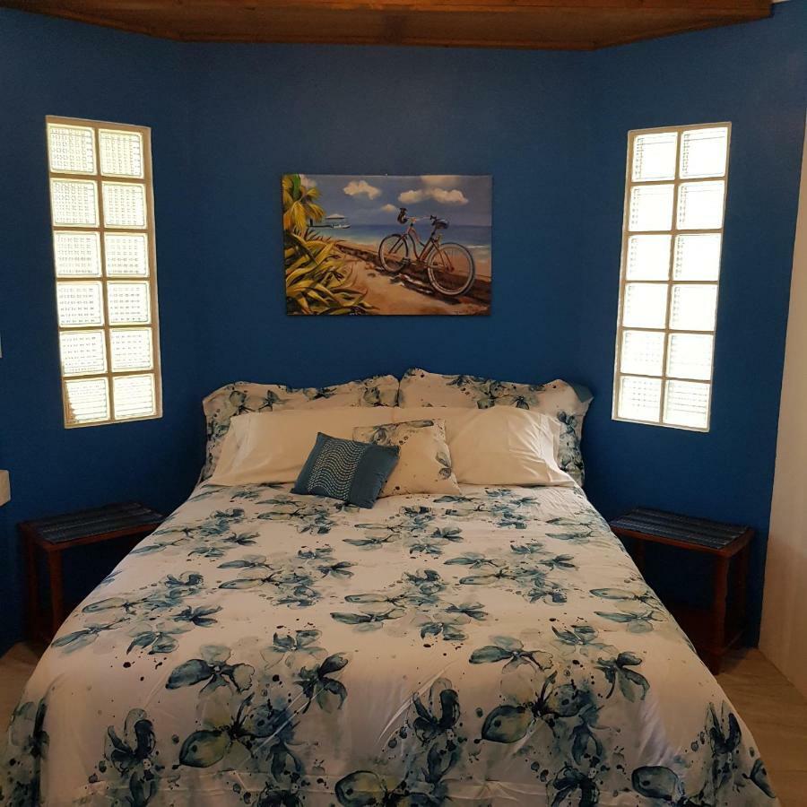 Jaguar Morning Star Hotel Caye Corker Buitenkant foto